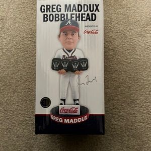 Greg Maddux 2022 Atlanta Braves CY Young Awards Bobblehead SGA New Open Box
